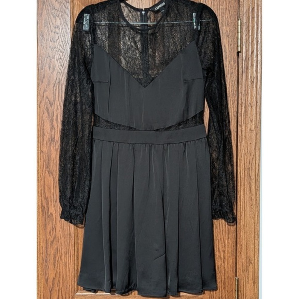 EXPRESS Black Lace Long Sleeve V Neck Sheath‎ Mini Dress Size 6